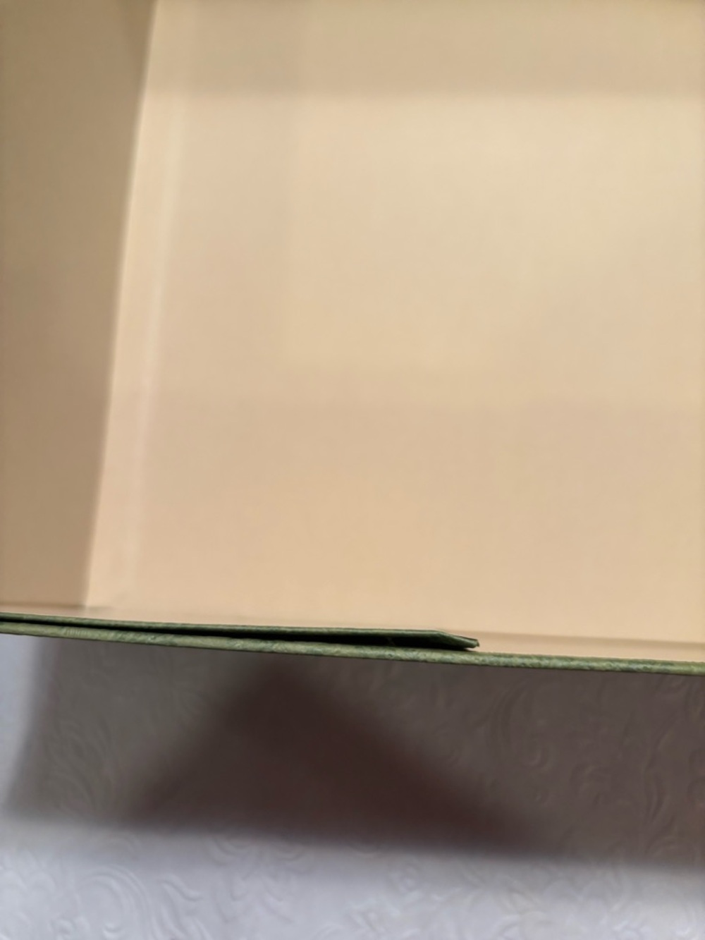 Gucci Olive Green Embossed Designer Box - Picture 8 of 11